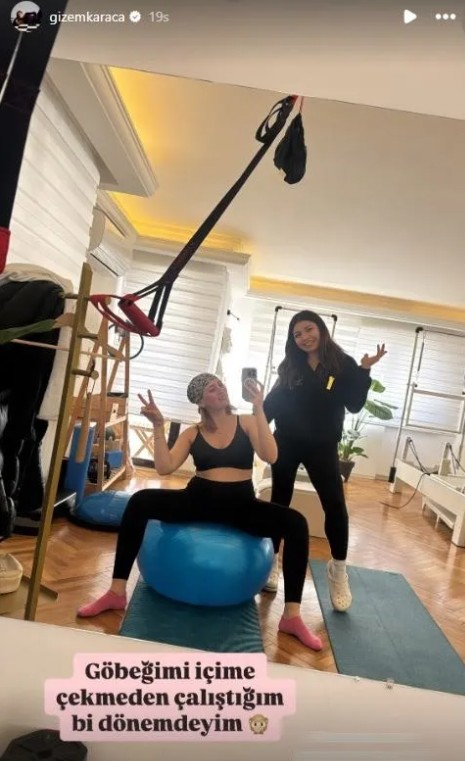 Gizem Karaca'dan bebek pozu!